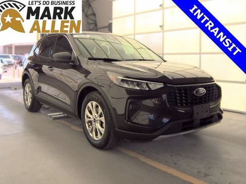 Used 2023 Ford Escape Active w/ Tech Pack #1 FWD image 1