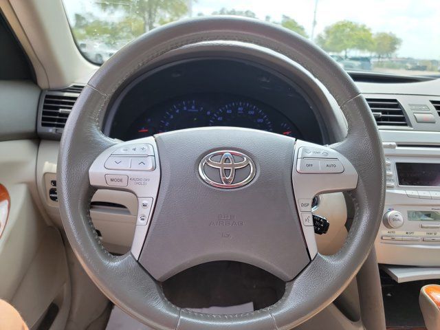 Used 2010 Toyota Camry XLE FWD image 18