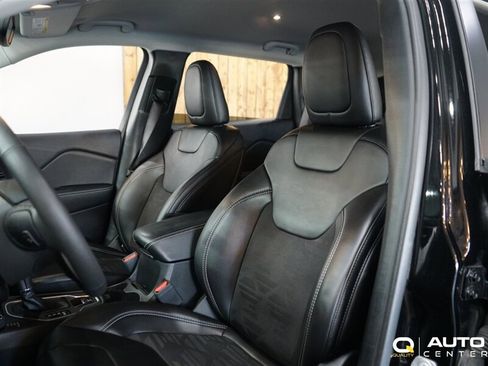 Used 2022 Jeep Cherokee Sport AWD/4WD image 16