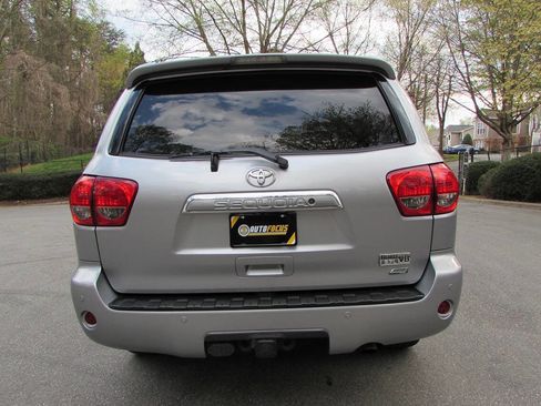 Used 2011 Toyota Sequoia Platinum image 4