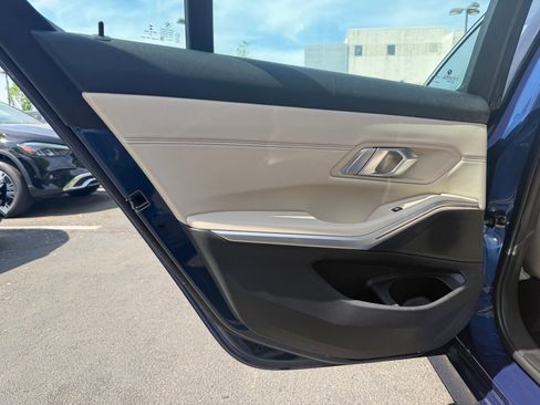 Used 2021 BMW 330i xDrive Sedan w/ Premium Package AWD/4WD image 19