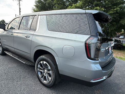 New 2026 Chevrolet Suburban LT w/ Comfort Package AWD/4WD image 10