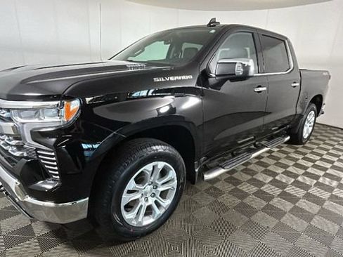 Used 2023 Chevrolet Silverado 1500 LTZ AWD/4WD image 7