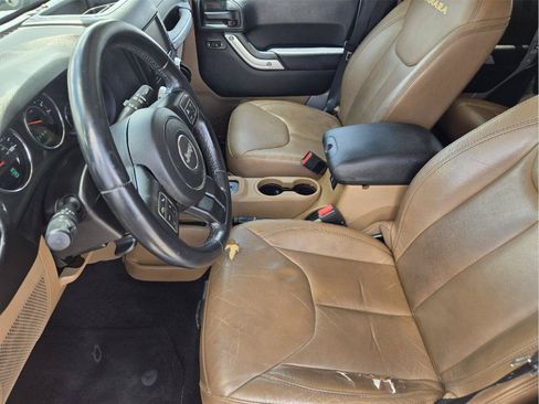 Used 2014 Jeep Wrangler Unlimited Sahara w/ Max Tow Package AWD/4WD image 13