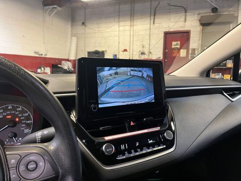 Used 2025 Toyota Corolla LE image 17