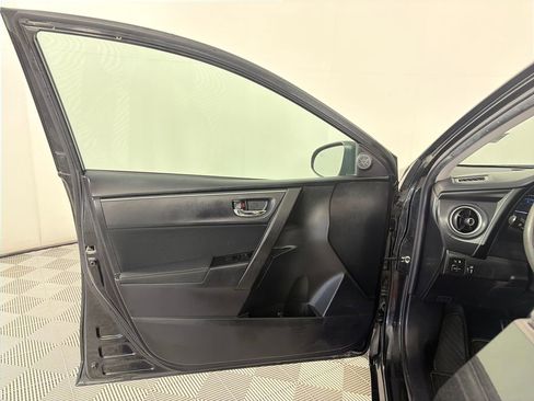 Used 2019 Toyota Corolla LE FWD image 10