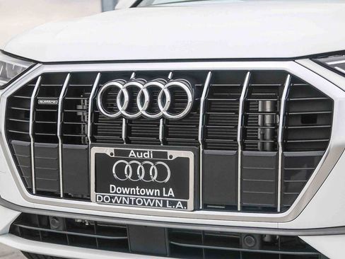 Used 2025 Audi Q3 2.0T Premium w/ Convenience Package AWD/4WD image 6
