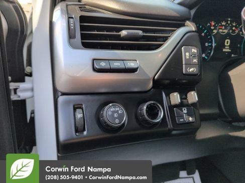 Used 2019 Chevrolet Suburban Premier w/ RST Edition AWD/4WD image 13