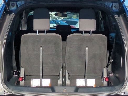 Used 2018 Ford Explorer XLT image 30