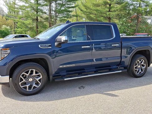 Certified 2023 GMC Sierra 1500 SLT w/ SLT Premium Package AWD/4WD image 5