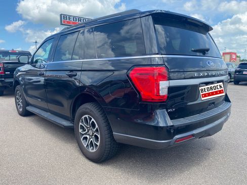 Used 2022 Ford Expedition XLT AWD/4WD image 2