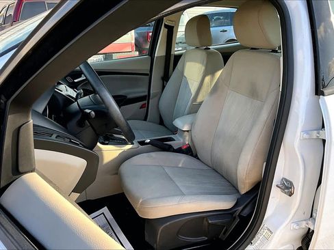 Used 2016 Ford Focus SE image 7