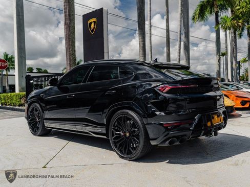 Used 2026 Lamborghini Urus SE AWD/4WD image 3