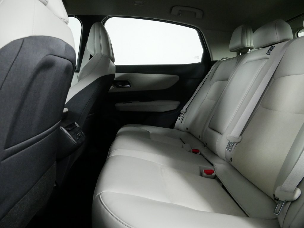 Used 2024 Nissan Ariya AWD image 16