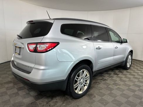 Used 2015 Chevrolet Traverse LT w/ Style and Technology Package image 3