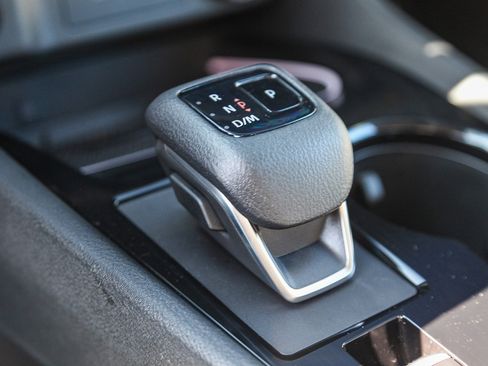 Used 2025 Nissan Rogue SL image 11