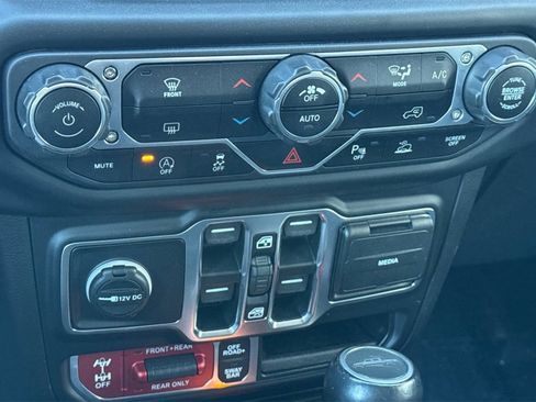 Used 2020 Jeep Gladiator Rubicon image 24