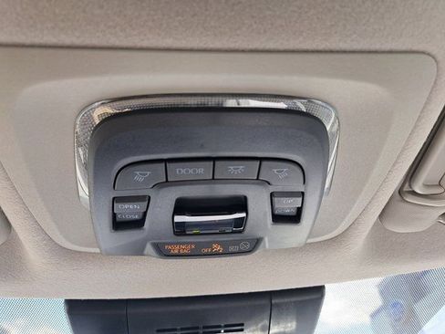 Used 2024 Toyota Corolla Cross LE w/ Moonroof Package AWD/4WD image 17
