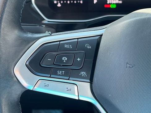 Used 2024 Volkswagen Jetta SE image 13