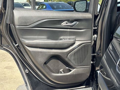 Certified 2023 Jeep Grand Cherokee Altitude AWD/4WD image 11