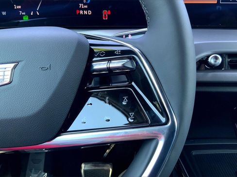 New 2026 Cadillac Vistiq Sport image 25