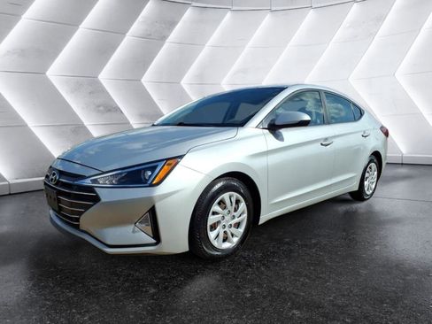 Used 2019 Hyundai Elantra SE image 1