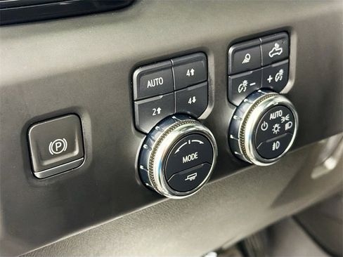 Used 2024 GMC Sierra 2500 AT4 w/ AT4 Premium Plus Package image 10