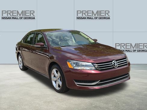 Used 2014 Volkswagen Passat 1.8T Wolfsburg Edition FWD image 3