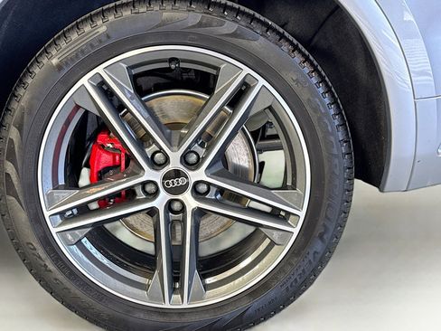 Used 2025 Audi Q5 e Premium Plus w/ Premium Plus Package image 30
