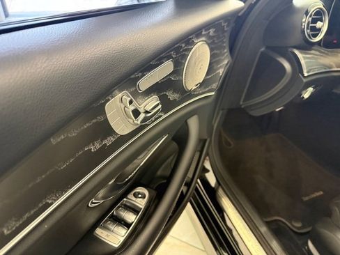 Used 2022 Mercedes-Benz E 350 Sedan image 9