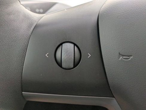 Used 2024 Tesla Model Y Performance image 20