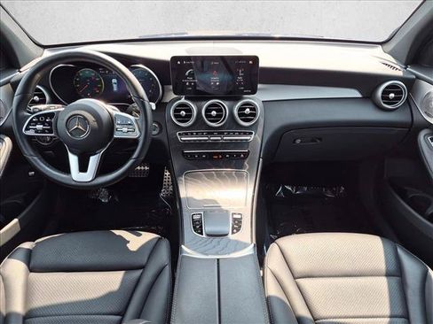 Used 2021 Mercedes-Benz GLC 300 4MATIC image 18