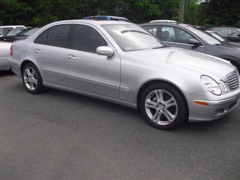 Used 2006 Mercedes-Benz E 350 Sedan image 6