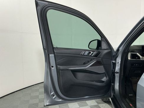 Certified 2024 BMW X5 xDrive40i w/ Premium Package AWD/4WD image 19