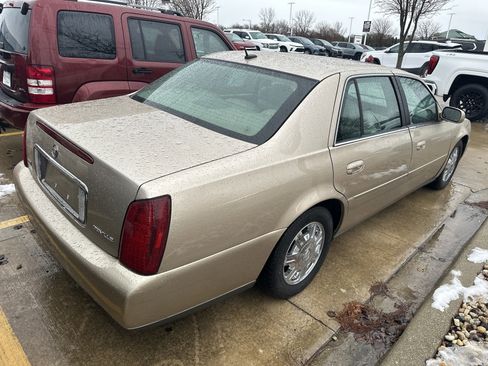 Used 2005 Cadillac De Ville w/ Deville Premium Package image 8