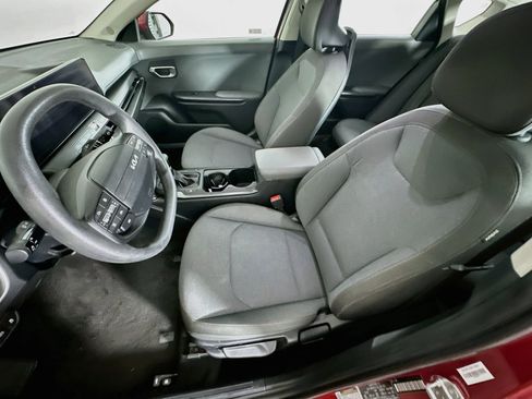 Used 2025 Kia K4 FWD image 13