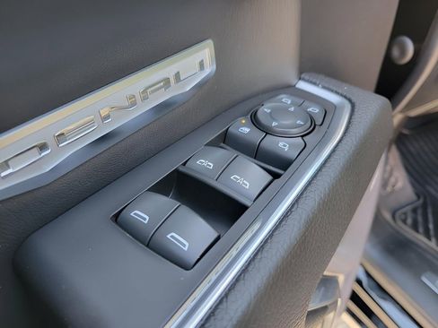 Used 2022 GMC Sierra 1500 Denali image 12