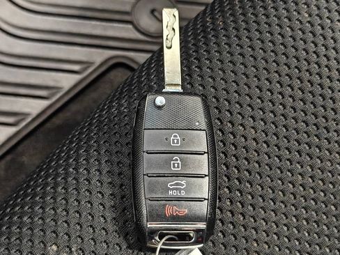 Used 2020 Kia Optima LX FWD image 9