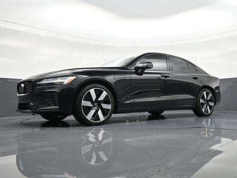 Certified 2024 Volvo S60 T8 Plus image 24