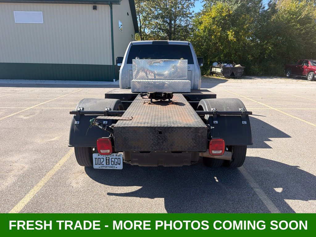 Used 2024 RAM 5500 Tradesman w/ Chrome Appearance Group AWD/4WD image 3
