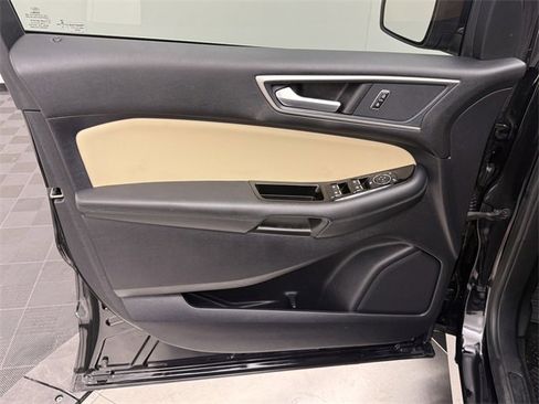 Used 2019 Ford Edge SEL w/ Equipment Group 201A image 9