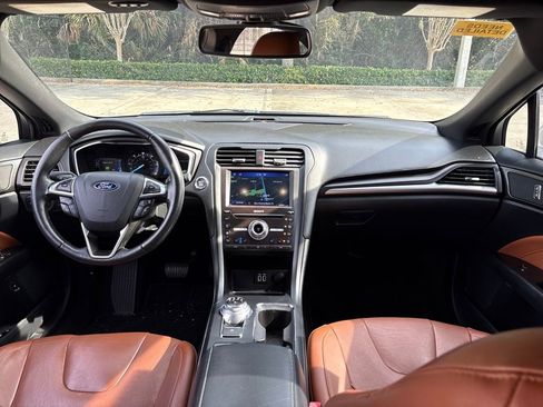 Used 2019 Ford Fusion Titanium image 5