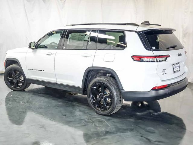 Used 2023 Jeep Grand Cherokee L Altitude AWD/4WD image 9