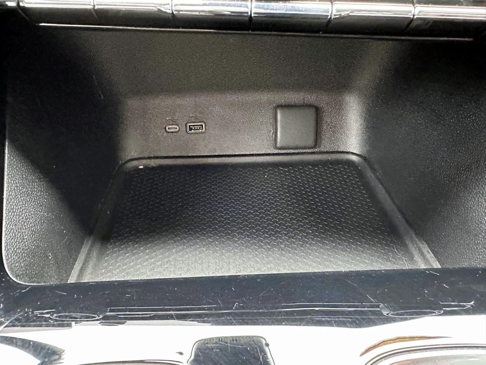 Used 2024 Chevrolet Traverse LS AWD/4WD image 26