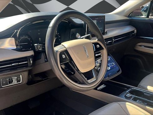 Used 2022 Lincoln Corsair AWD w/ Premium Package image 13