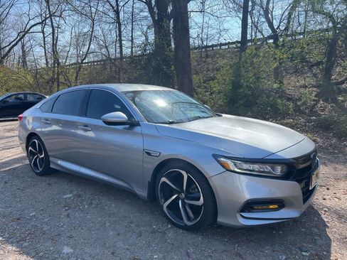 Used 2018 Honda Accord Sport image 11