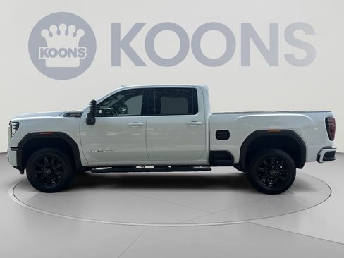 Used 2026 GMC Sierra 2500 AT4 AWD/4WD image 2