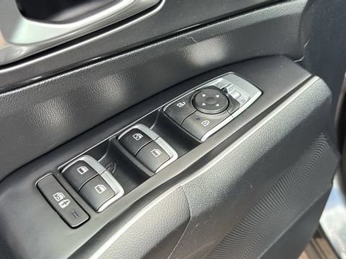 Used 2022 Kia Sorento S FWD image 9