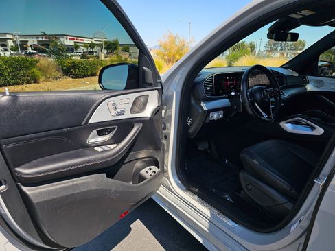 Used 2024 Mercedes-Benz GLE 450e 4MATIC image 16