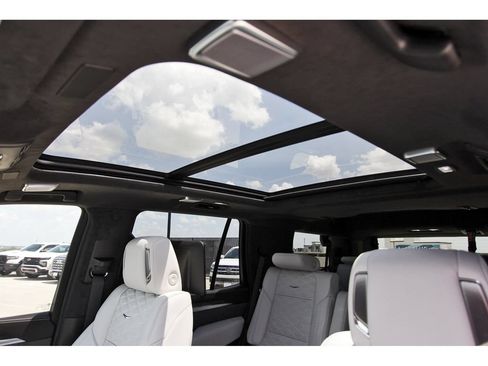 New 2026 Cadillac Escalade Platinum Sport w/ LPO, ONYX Package AWD/4WD image 24